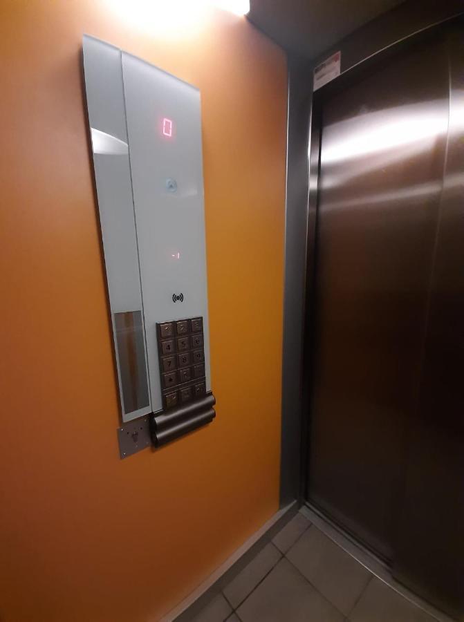 Residence Hoteliere Laudine Реймс Екстер'єр фото